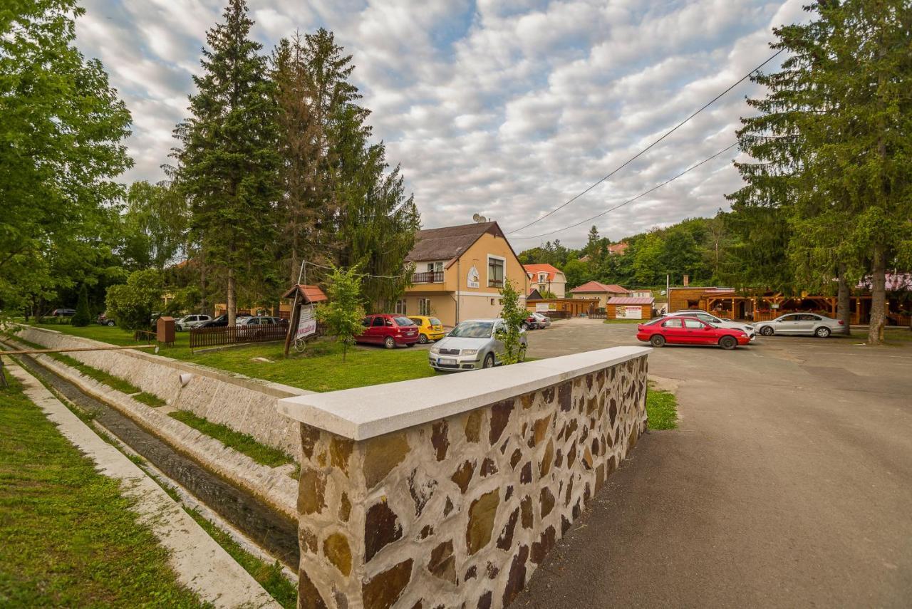 Lipicai Turistaház Szilvásvárad Exterior foto